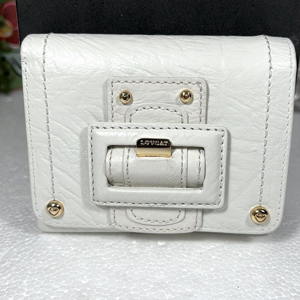 ♥️ LOVECAT LEATHER TRIFOLD WHITE SMALL WALLET WITH GOLD TONE HARDWARE
